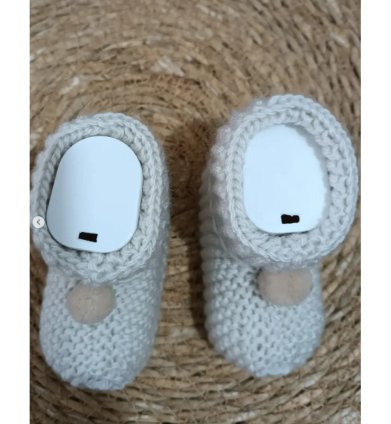 Kampanyalı yenidoğan ponponlu triko bebe çoraplar/ KAHVERENGİ