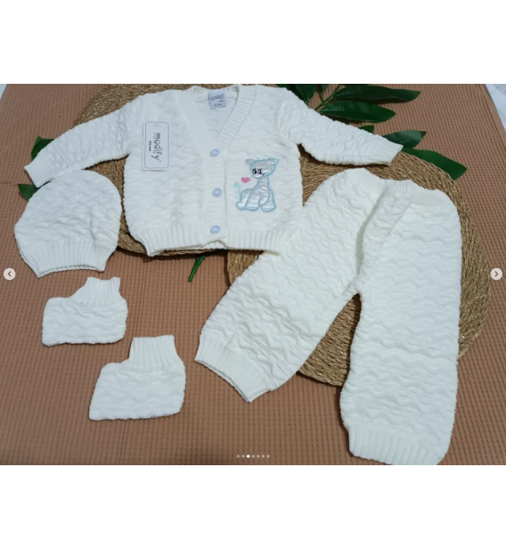 6 AY UYUMLU DÖRT PARÇALI BEBE TRİKO TAKIM SETLER / KREM MAVİLİ