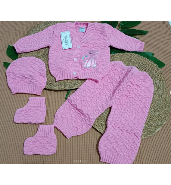 6 AY UYUMLU DÖRT PARÇALI BEBE TRİKO TAKIM SETLER / PEMBE ZEMİN