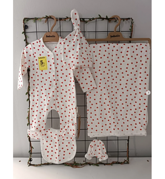 BEBELİO ORGANİK BATTANİYELİ TULUMLU 5 PARÇA ORGANİK YENİDOĞAN SET / MİNİ KALP DESEN