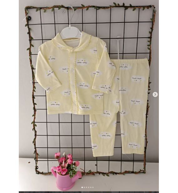 3-6 AY TAMAMEN PAMUKLU KUMAŞ ÖNDEN ÇITÇITLI PİJAMA TAKIMI ÇEŞİTLERİ/ SARI ZEMİN BULUTLU