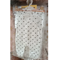 KAMPANYALI PENYE KUMAŞ YUMUŞACIK ÖNDEN ÇITÇITLI BEBE TULUM ÇEŞİTLERİ / BEYAZ ZEMİN SİYAH KALPLİ