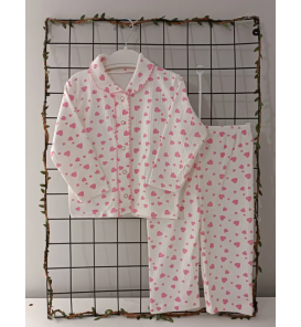 Hakkında daha ayrıntılıGONCA BEBE YAKA ÖNDEN ÇITÇITLI PENYE PİJAMA TAKIMI / PEMBE KALPLİ