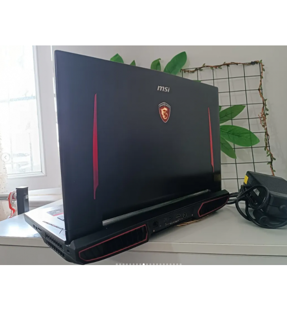 MSİ TİTAN GT73VR 6RE TİTAN / İKİNCİ EL ÜST SEVİYE İŞYERİ CİHAZI