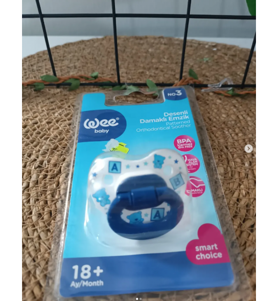WEE BABY 3 NO (18+) ŞEFFAF DESENLİ DAMAKLI EMZİK / HARFLİ MAVİ