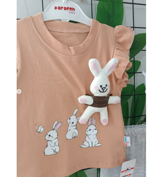 Karacon kampanyalı yazlık penye şortlu bebe takım çeşitleri/ KAHVERENGİ OYUNCAK TAVŞANLI KIZ