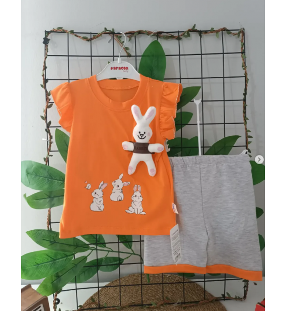 Karacon kampanyalı yazlık penye şortlu bebe takım çeşitleri/ TURUNCU OYUNCAK TAVŞANLI KIZ